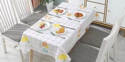 Mantel estampado de tela sintetica PEVA, suaves resistentes y lavables a mano. Medida  137x180