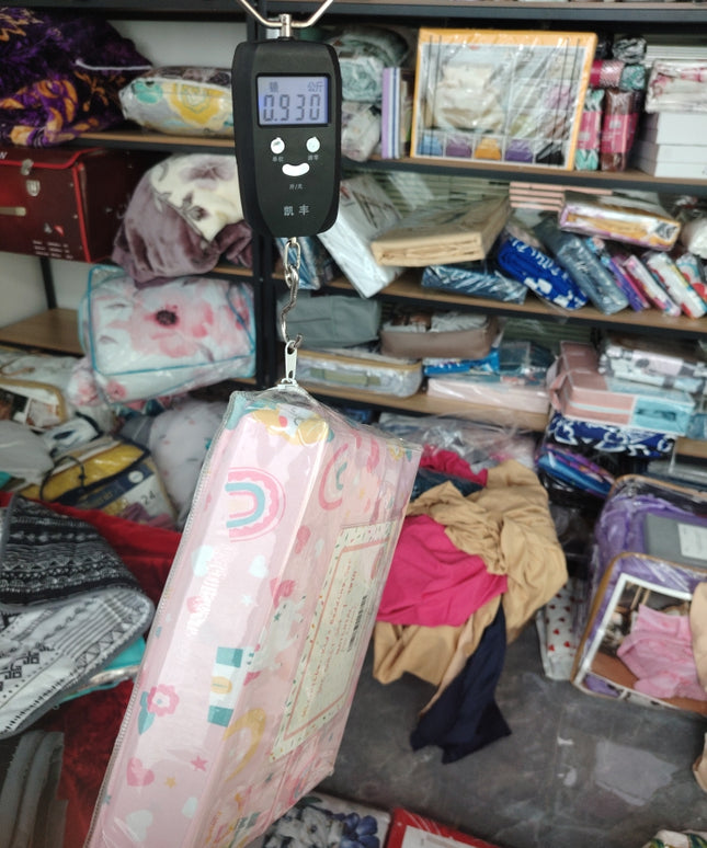 Sábas para camas simples de 3 piezas 85 gs. Sábana con elástico  98*188*30 de alto.Sábana lisa 165*240cm. Funda 50*75cm. Varios motivos cm. Sábana lisa