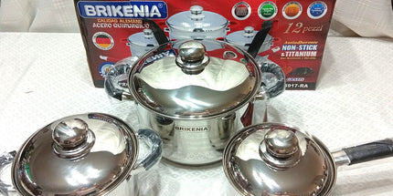 Set Brikeina de dos ollas con tapa de 24x14.5cm y 20x12,5 cm más caserola con tapa 16x10.5 cm. Inluye un utensillo