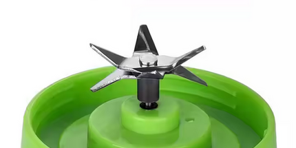 Venta al por mayor Mini exprimidor de frutas batidora portátil 6 hojas de acero inoxidable USB recargable para uso al aire libre