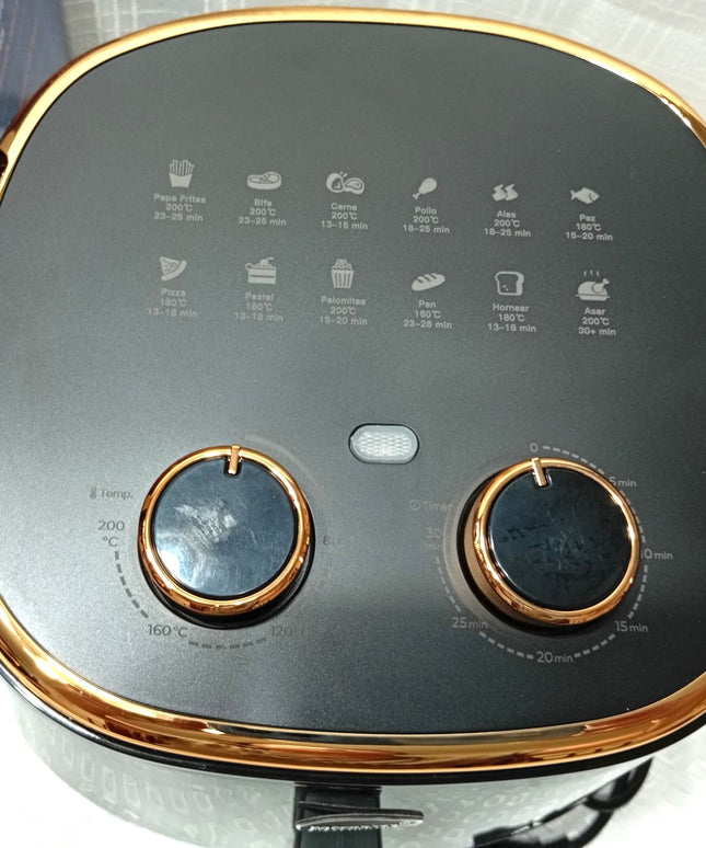 Freidora de Aire AIR FRY de 5.5 litros con PERILLAS DE REG. de temp para distintos alimentos. Colores Rojo y negro