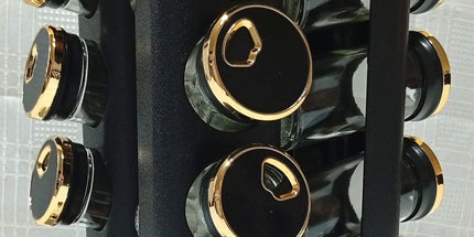 Especiero giratorio para 16 compartimientos con detalles dorados