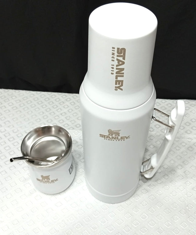 Termo STANLEY con manija de acero inoxidab de 1.2Litros con con mate y bombilla c