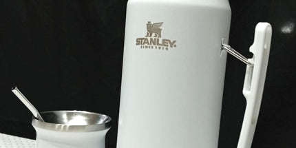 Termo STANLEY con manija de acero inoxidab de 1.2Litros con con mate y bombilla c