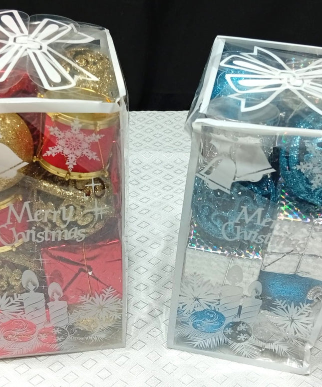 Caja con 16 adornos variados navideños