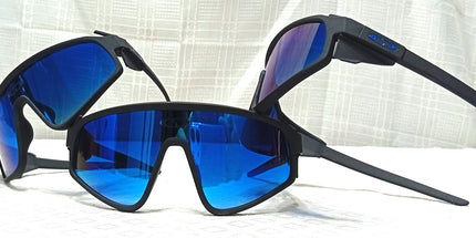 Anteojos deportivos anchos multicolores y negros