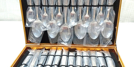 Cubiertos Rosmania caja de 24 unidades de acero inoxidablecon detalles dorados