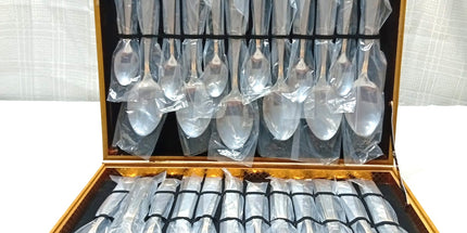 Cubiertos Rosmania caja de 24 unidades de acero inoxidablecon detalles dorados