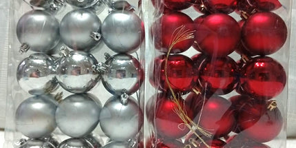 Caja con 30 adornos navideños