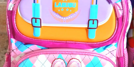 Mochila PRIMARIA tamaño oficio. Colores y motivos distintos. Con su llavero!
