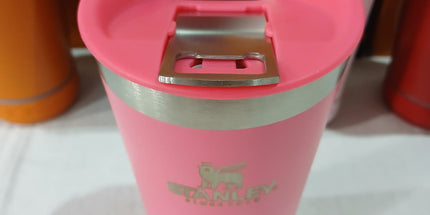 Vasos térmicos con parlante y destapador