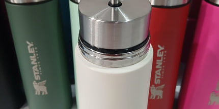 Termo doble propósito AUTOSEBANTE Y CON PICO VERTEDOR de 750cc