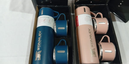 Termo 500 cc con 3 tazas chicas en distintos colores